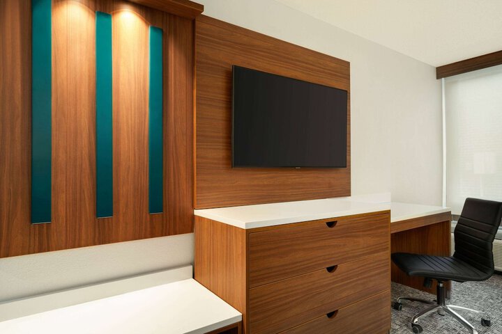 Room 16 of 35