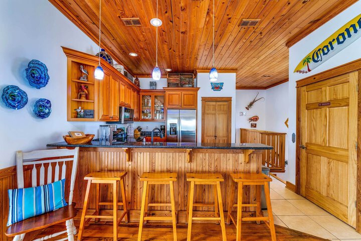 Riverfront Carrabelle Home w / Furnished Patio!