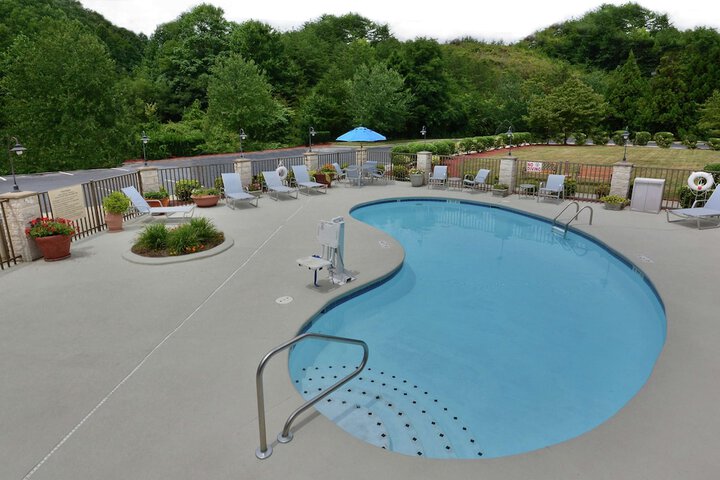 Pool 4 of 49