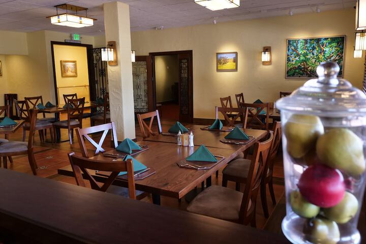 Dining 44 of 80