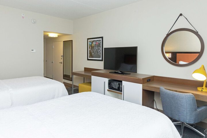 Hampton Inn & Suites Morgantown / University Town Centre