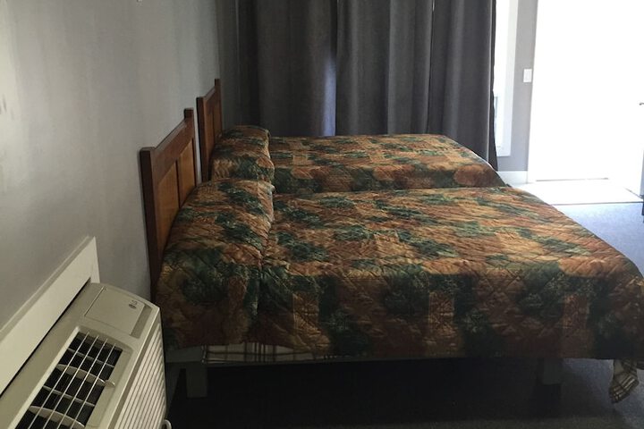 Room 24 of 34