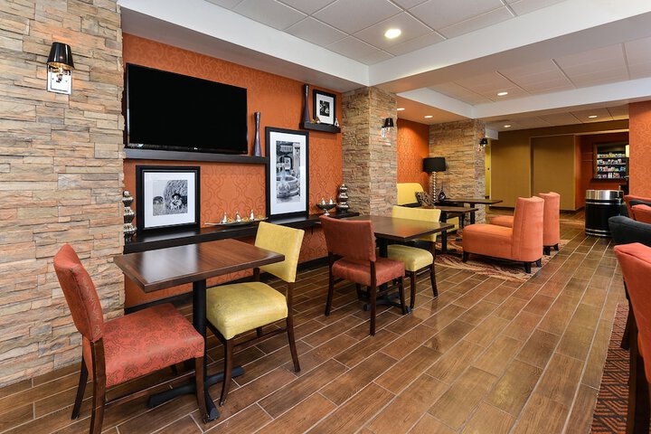 Hampton Inn Clinton IA