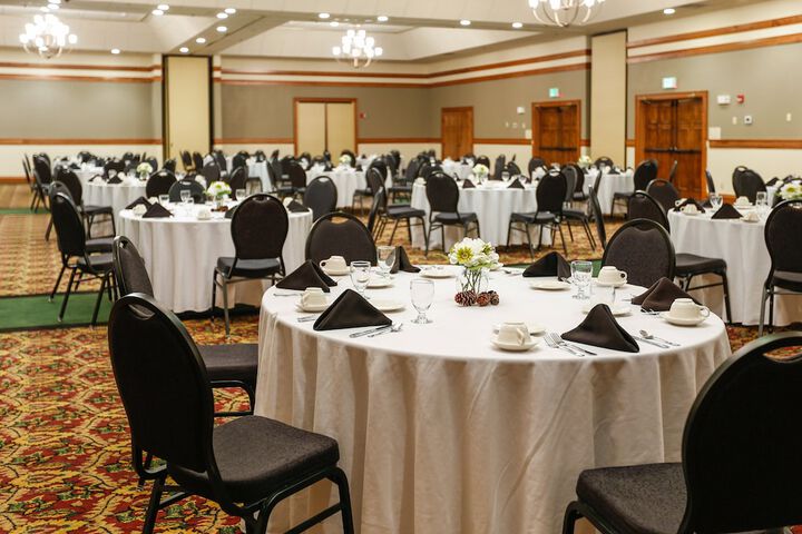 Ballroom/Hall 207 of 215
