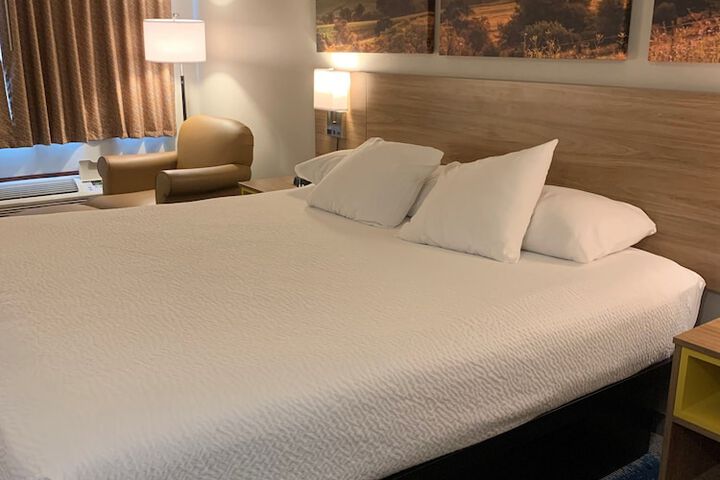 Days Inn by Wyndham Carroll