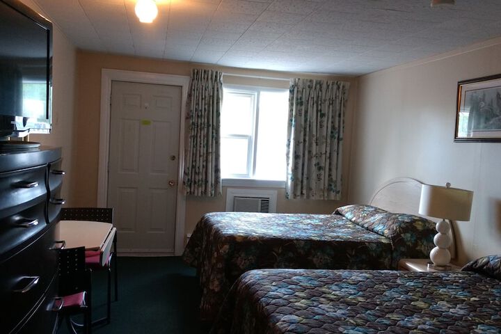 Room 11 of 21