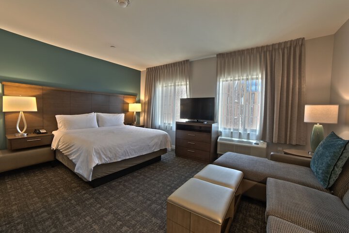 Staybridge Suites Houston - Humble Beltway 8 E by IHG