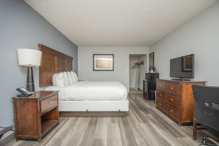 Room 83 of 345