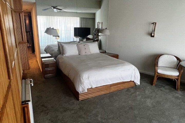 Room 41 of 76