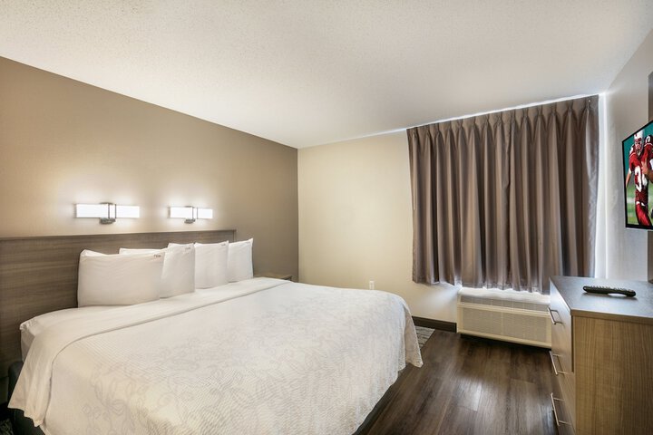 Red Roof Inn PLUS+ Boston - Logan