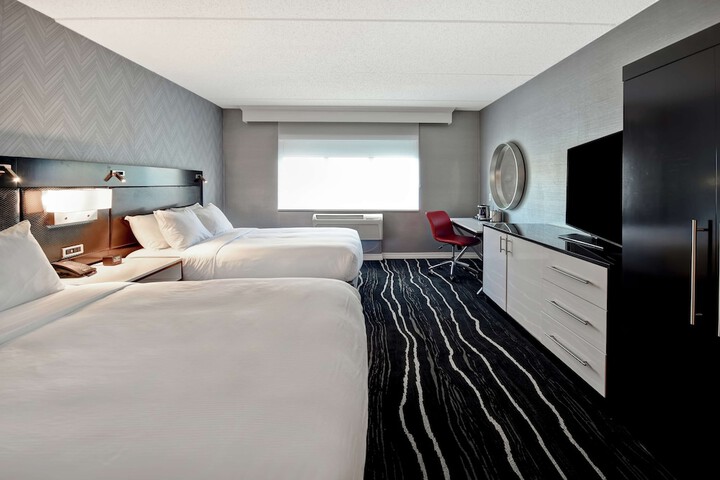 Room 53 of 102
