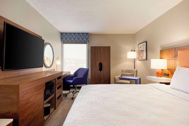 Room 17 of 24