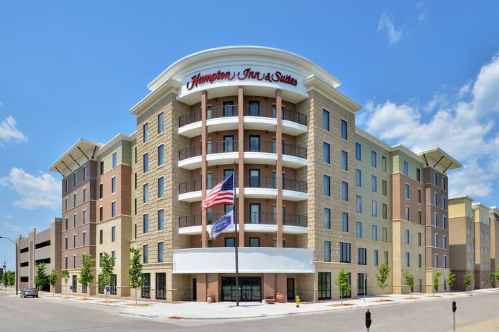 Hampton Inn & Suites Des Moines Downtown