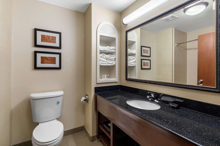 Comfort Suites Marshall