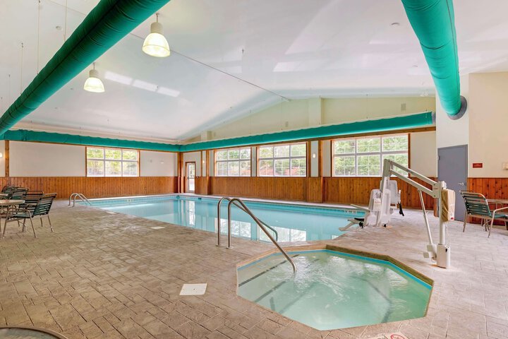Best Western Plus Crossroads Inn & Suites