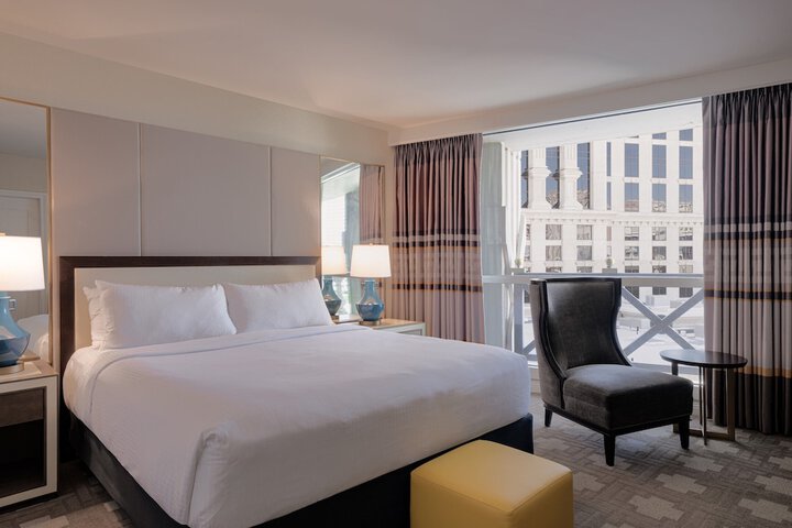 Room 105 of 197