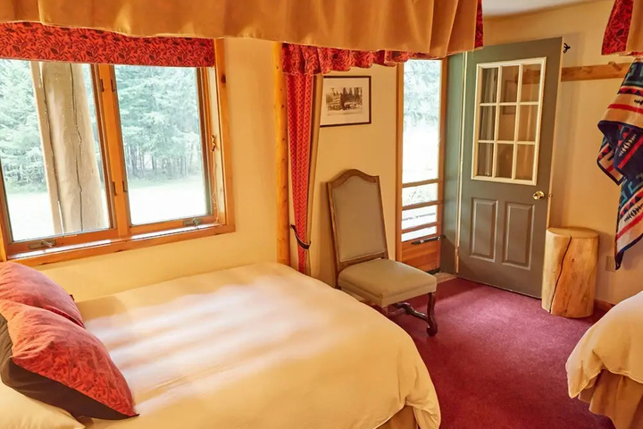 Bear Creek Lodge Montana
