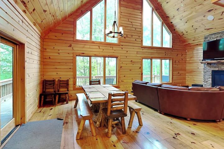 Maple Manor by Taylor Made Deep Creek