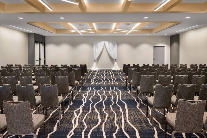 Delta Hotels by Marriott Minneapolis Northeast