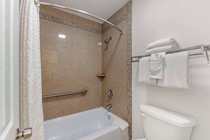 Room 15 of 25