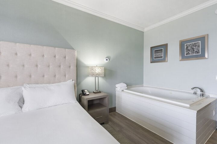 Cherry Tree Inn & Suites