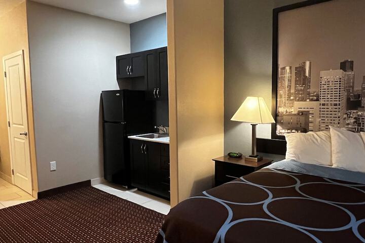 Super 8 by Wyndham Center