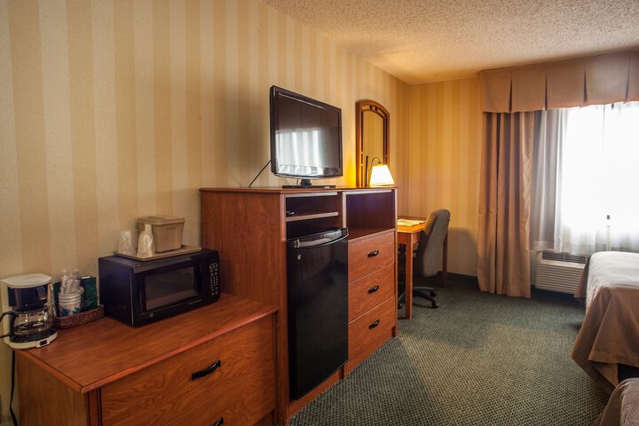 Room 32 of 38