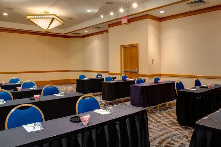 Ballroom/Hall 88 of 95