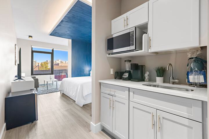 Global Luxury Suites at the Arches