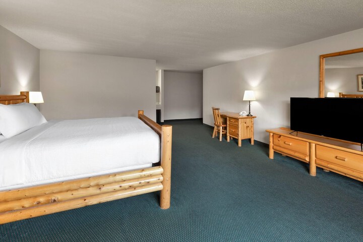 Shell Lake Lodge a Travelodge by Wyndham