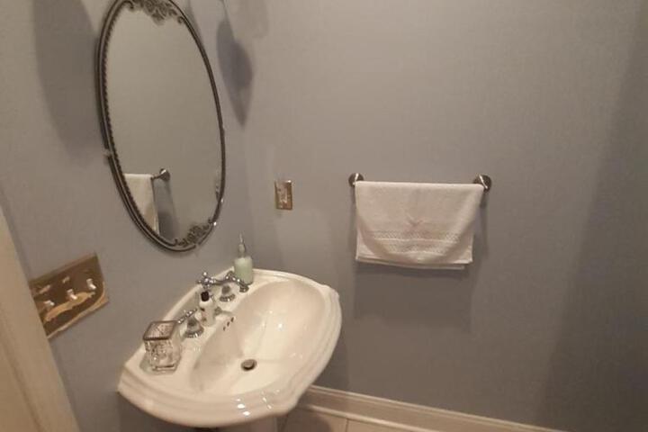 Cozy Turret Room at Nottingham Place in Wise with Plush Queen Bed Private Detached Full Bath