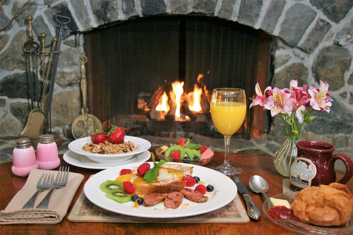 Breakfast/Coffee Service 82 of 107