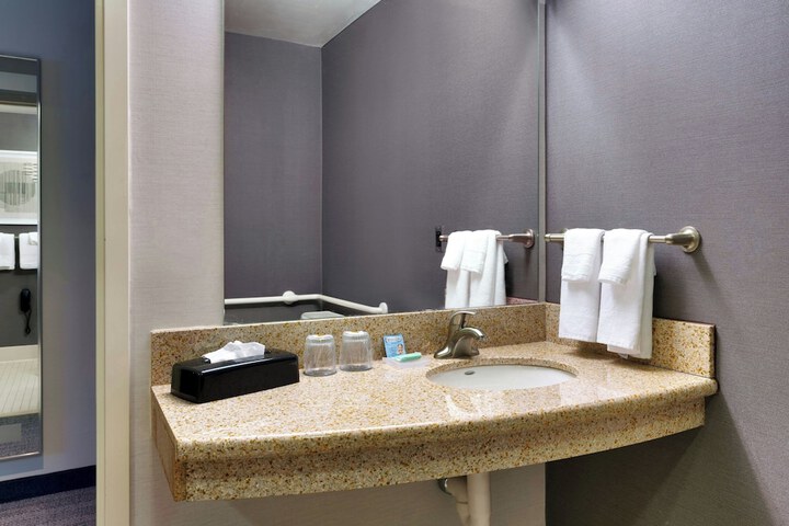 Courtyard by Marriott Lincoln Downtown