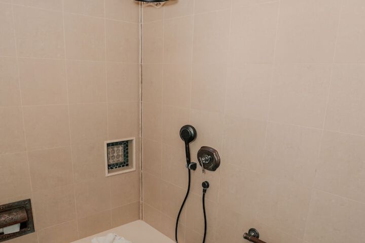 Room 123 of 283