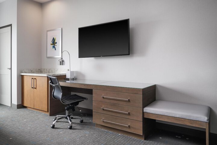 Best Western Premier Hotel at Fishers Landing