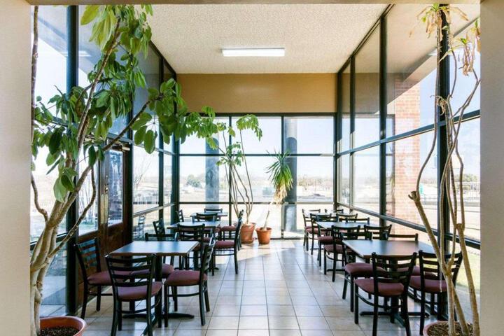 Econo Lodge Wichita Falls Downtown