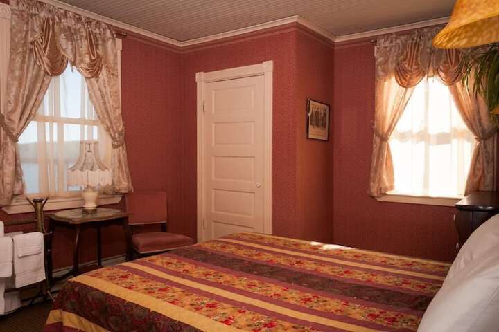 Room 17 of 42