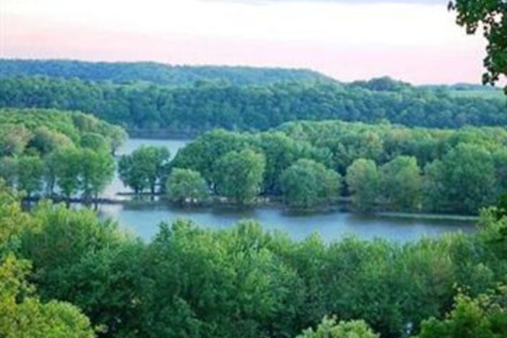 Galena Log Cabin Getaway
