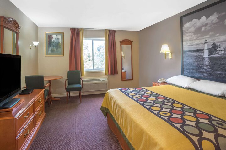 Room 6 of 21
