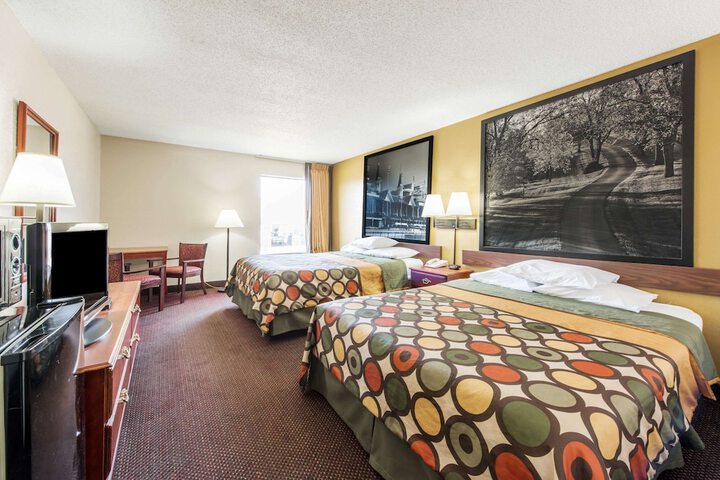 Room 10 of 35