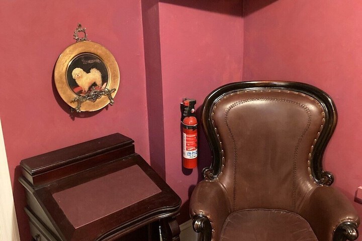 Room 30 of 102