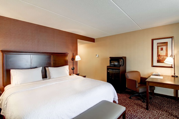 Room 14 of 33