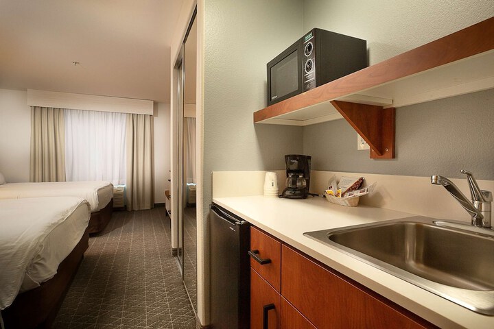 Room 6 of 37