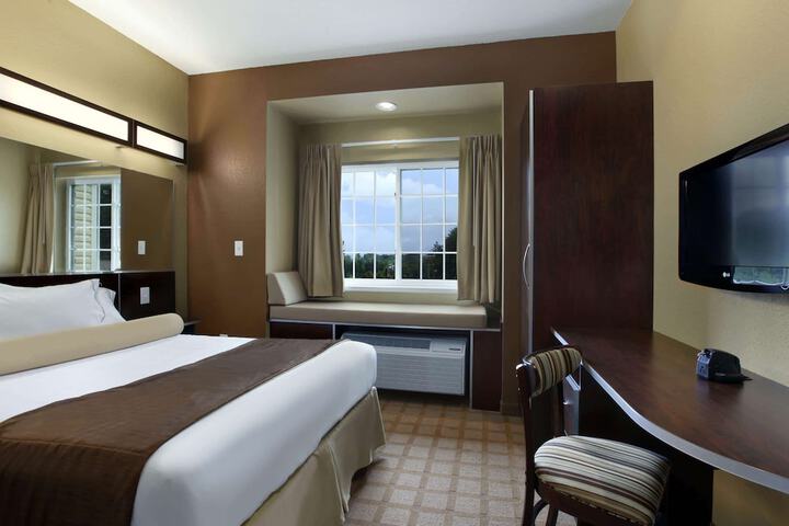Room 8 of 25