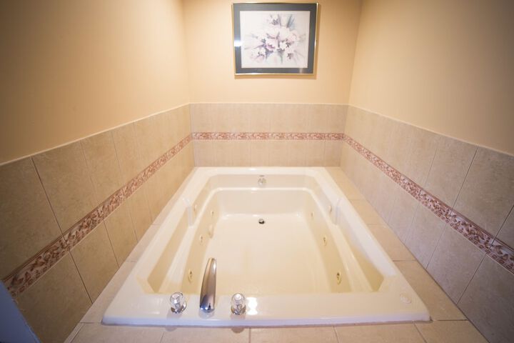 Hot Tub 29 of 30
