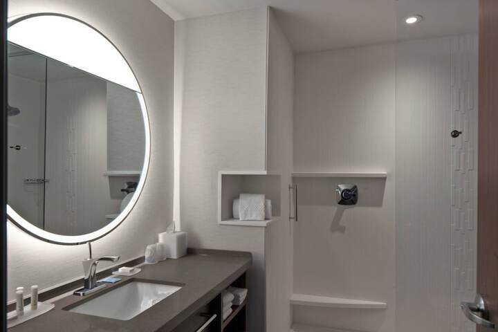 Room 18 of 34
