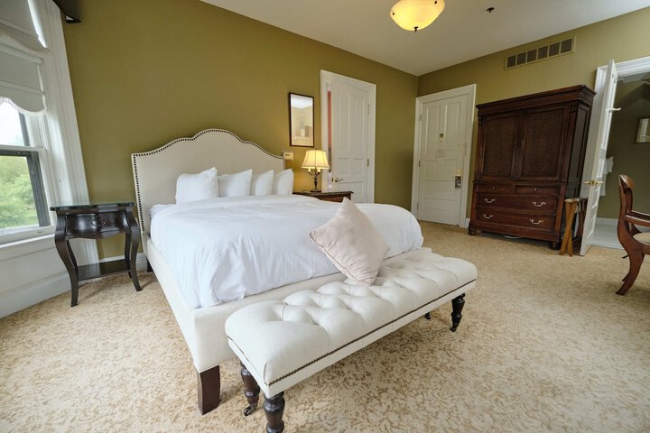 Room 125 of 185