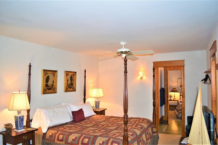 Roanoke Island Inn