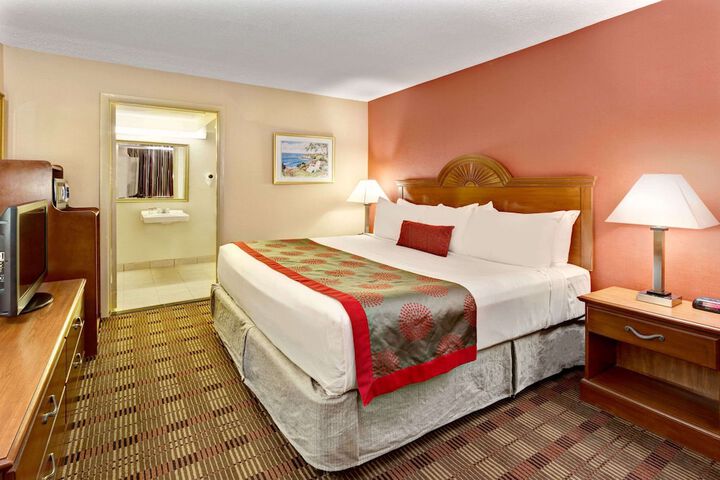 Room 15 of 20