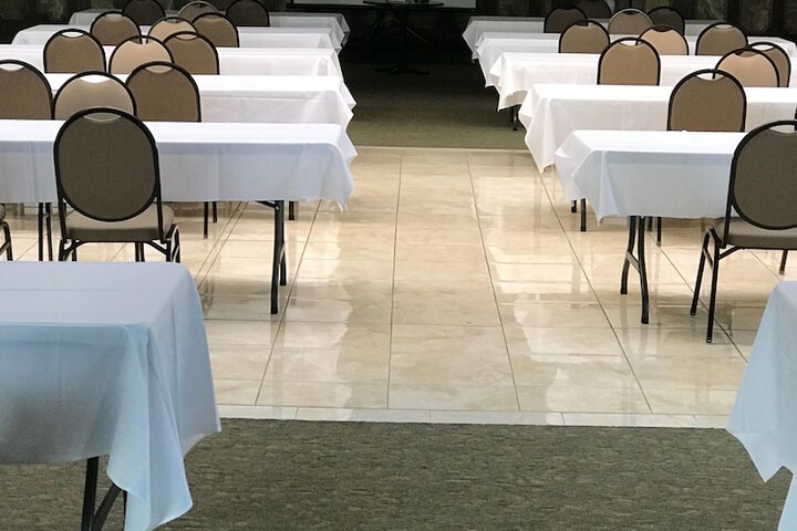 Ballroom/Hall 24 of 29